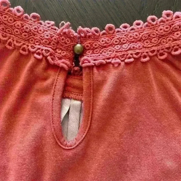 Taylor&Sage Size Small Boho Floral top - Picture 6 of 9